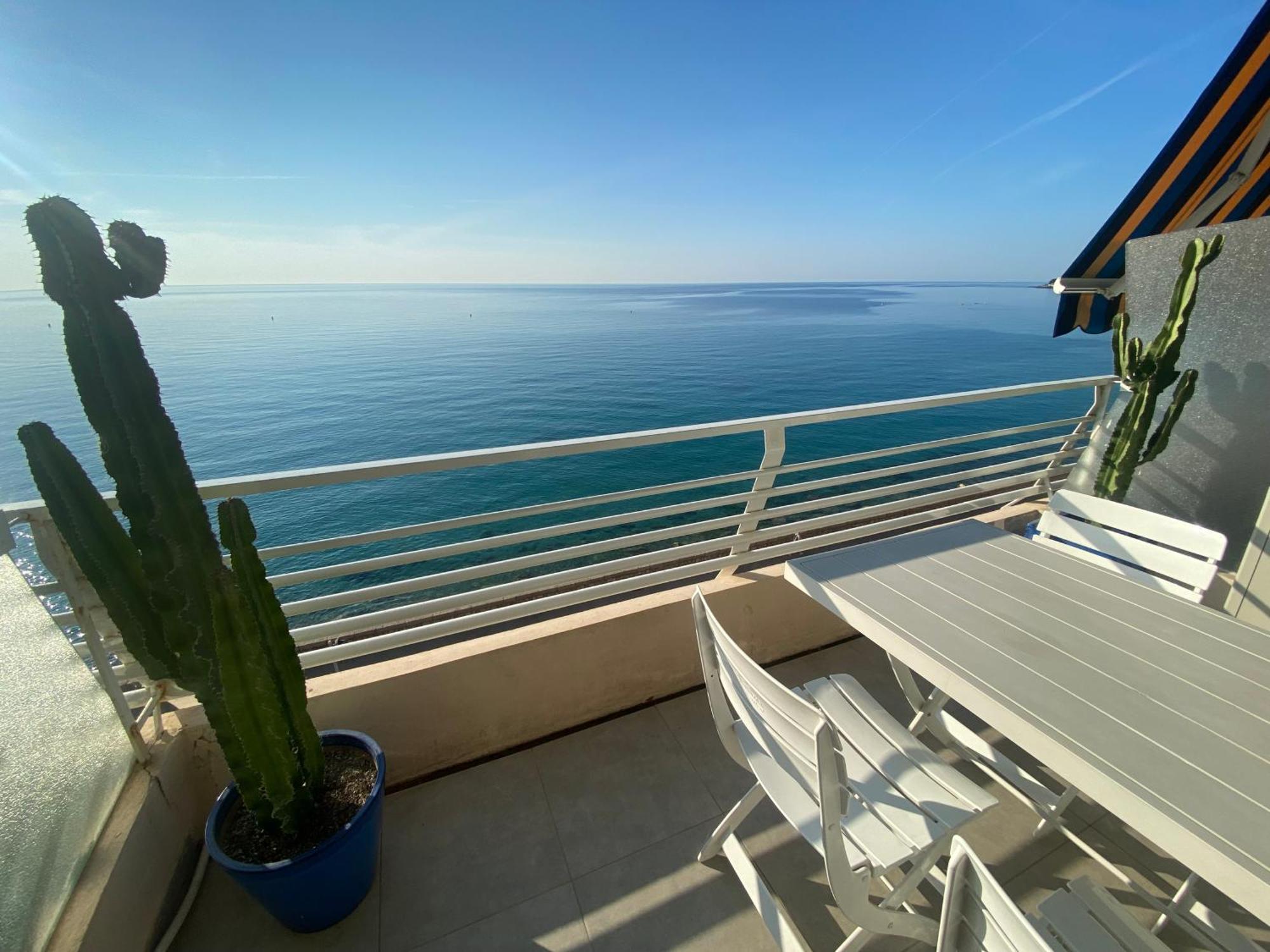 Apartamento Sea View Studio, Huge Terrace On The 4Th Floor Menton Exterior foto
