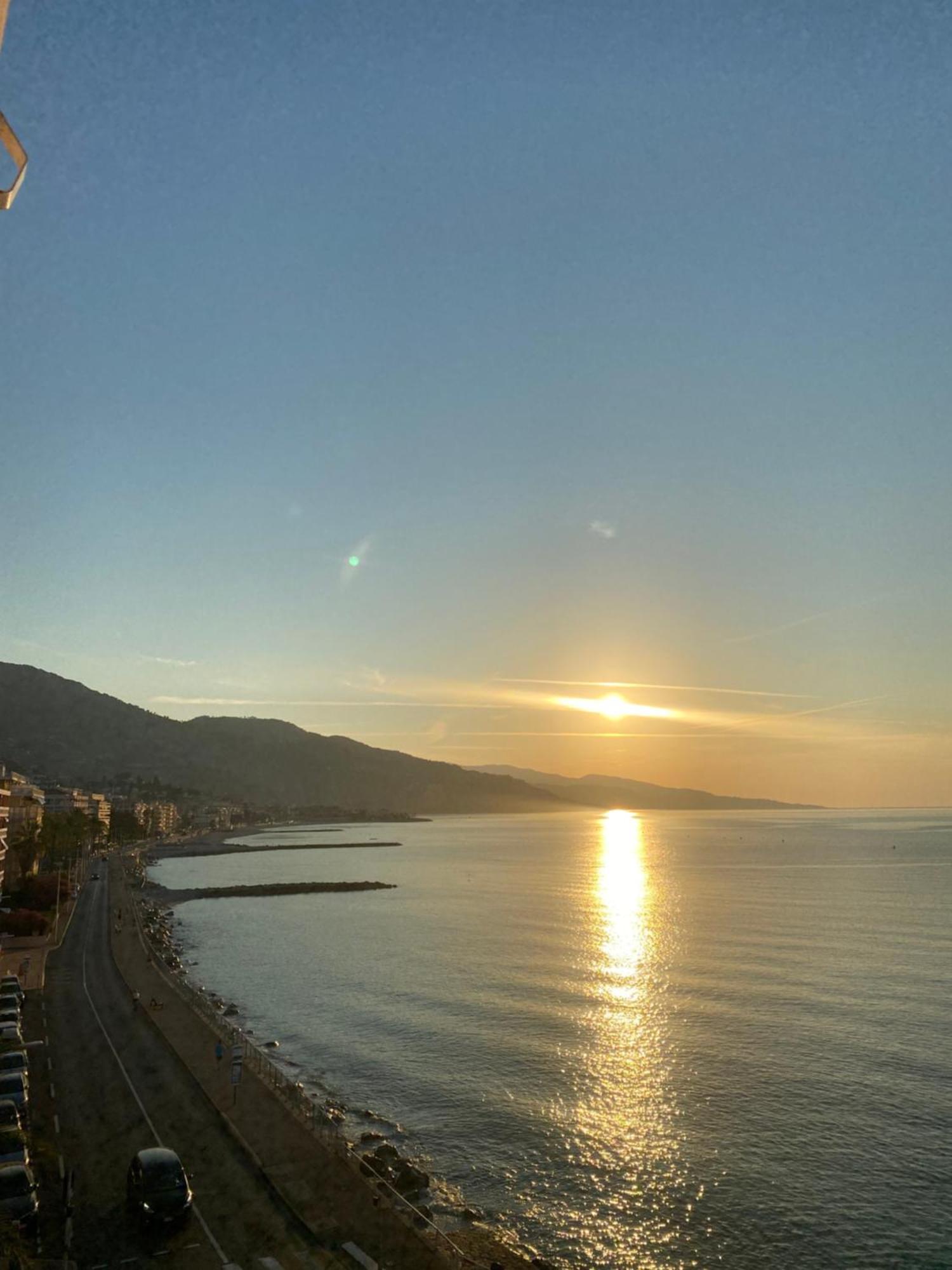 Apartamento Sea View Studio, Huge Terrace On The 4Th Floor Menton Exterior foto